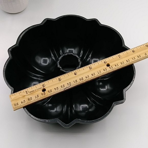 Nordic Ware- The Bundt Pan. 6 cups - Picture 6 of 6